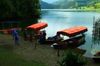 478 Per Boot zum Begnas Lake Resort