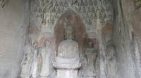 704_Longmen-Grotten - Zehntausend-Buddha-Grotte