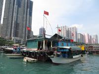 1993_Sampan-Rundfahrt im Aberdeen Hafen in Hongkong - Hausboot