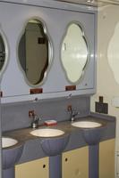 Waschgelegenheit im Zug