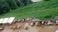 Blick auf die Lingnerterrassen - der Biergarten des Lingnerschlosses