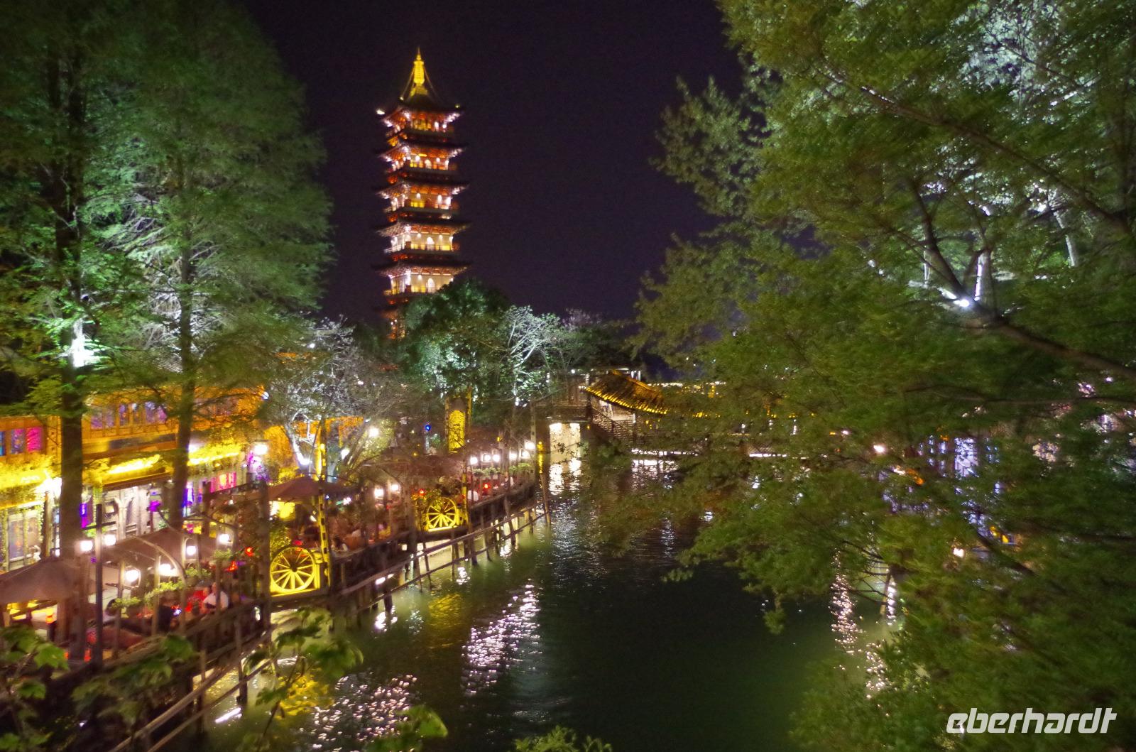 Wuzhen bei Nacht