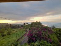 Sonnenaufgang an der Guayabo Lodge