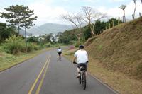 Fahrt um den Arenalsee