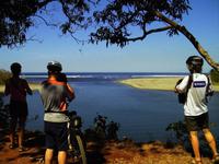 hier mündet der Jabillo-Fluss in die Bucht von Coyote