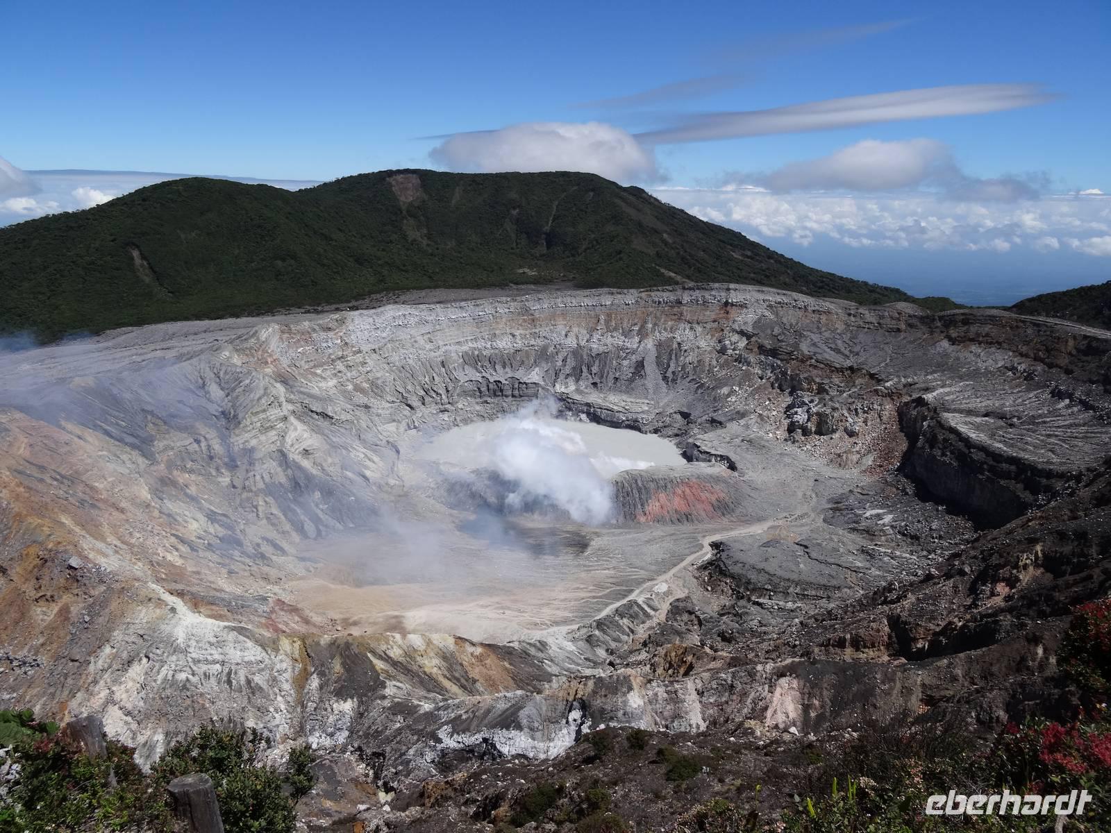 Vulcan Poas Krater