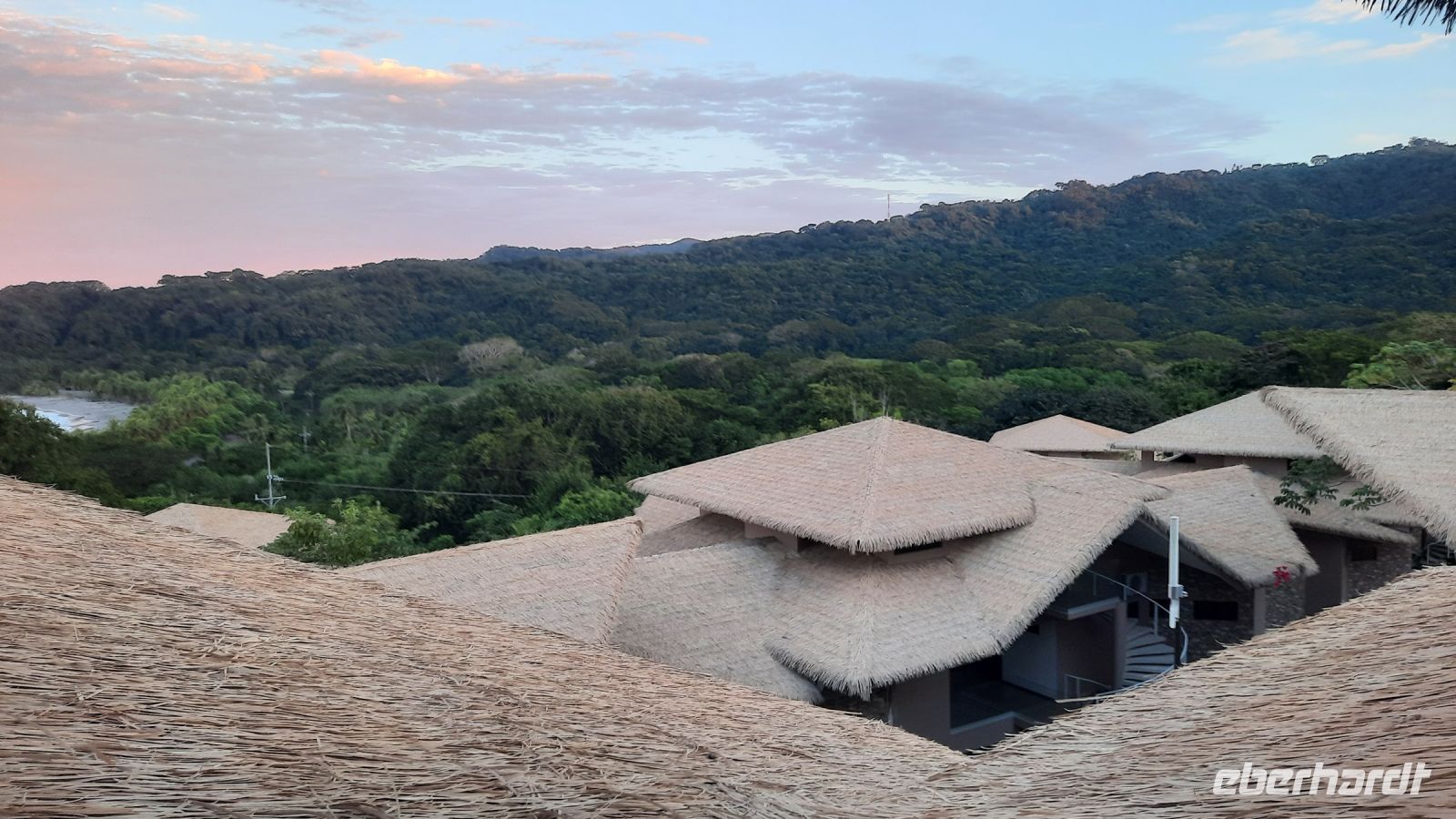 061 – Costa Rica, Samara, Nammbú Beachfront Bungalows