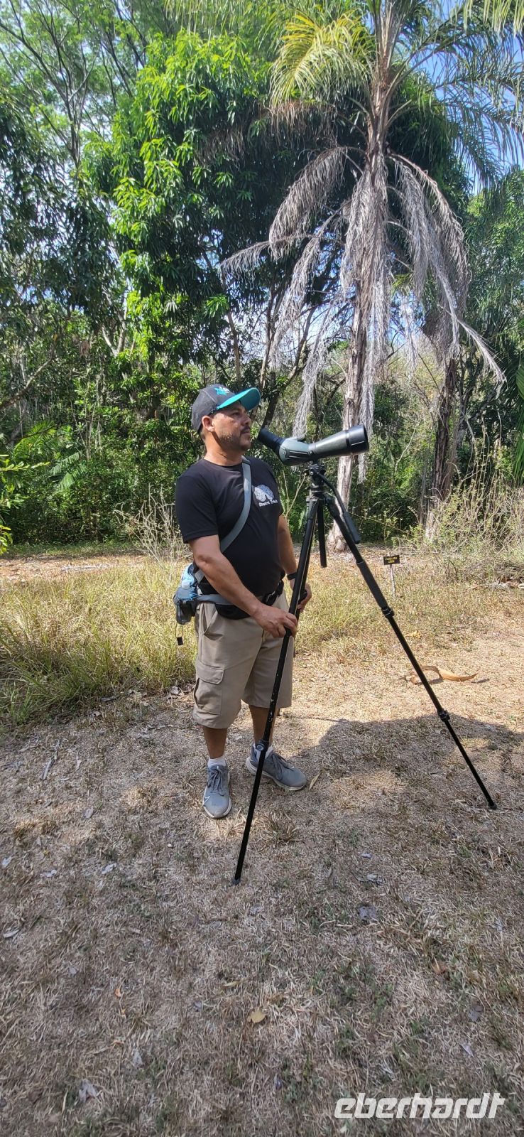 82 Guide Marcelo führt über das Gelände