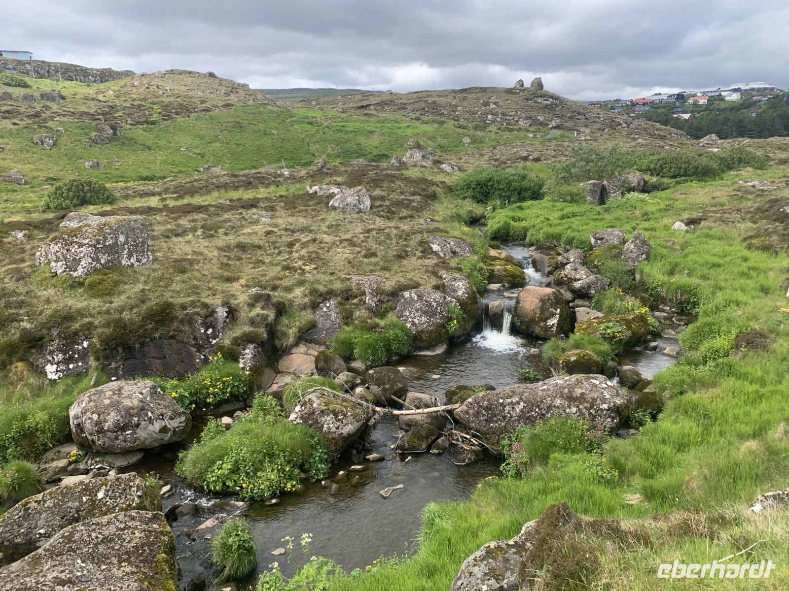 Entlang der Küste - Nordisches Haus - Torshavn - Färöer Inseln