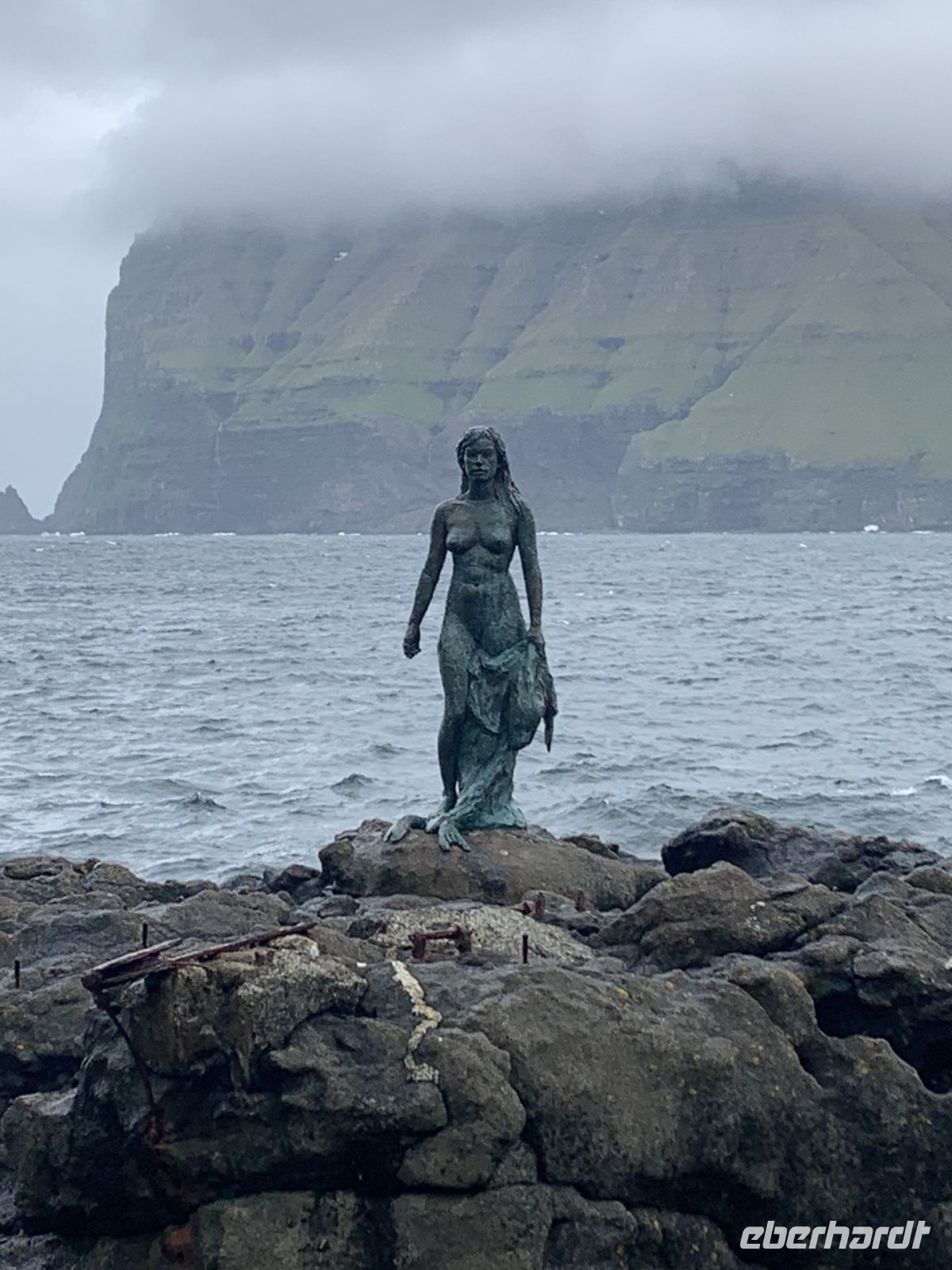 Die ROBBENFRAU - Mikladalur - Insel Kalsoy - Färöer Inseln