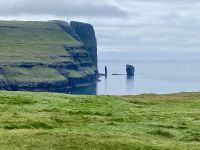 Faröer - Tjørnuvîk Felsen Risin und Kellingi