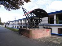 Anleger am alten Kran