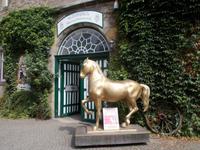 DSCN1752  Eingang zum Marstall