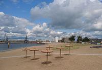 Kleiner Strand am Hafen von Bremen