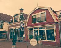 An der Touristeninformation in Lemmer