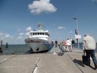 unser Schiff am Anleger Hallig Hooge