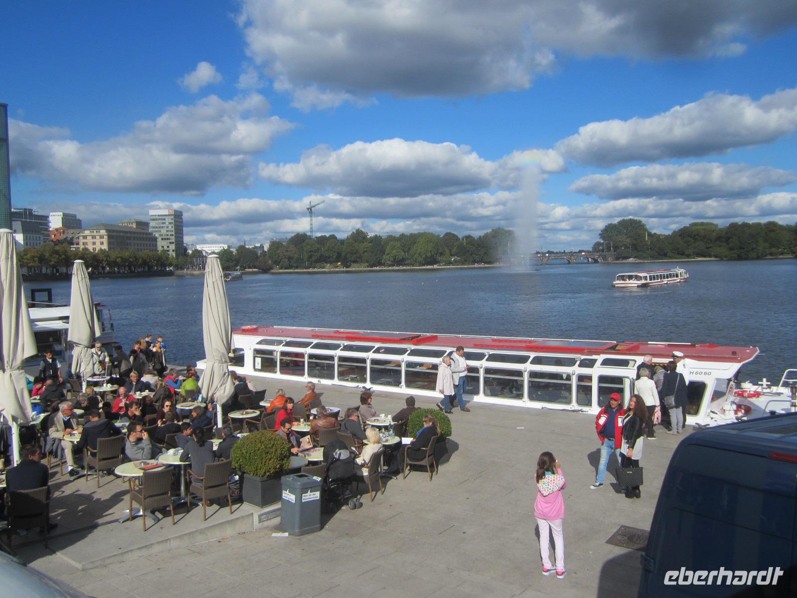 Hamburg-auf der Anreise nach Husum stoppen wir in Hamburg-Binnenalster
