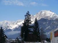 der Wilde Kaiser umrahmt St. Johann in Tirol
