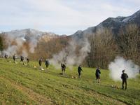 Knall und Pulverdampf