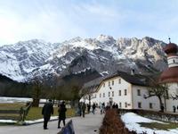 Wallfahrtskirche St. Bartholomä vorm Watzmann Massiv