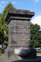 Denkmal zum Russlandfeldzug Napoleons - ein russischer Kommandant bewies 1815 Humor