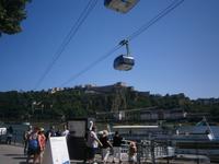 Koblenz, Blick von der Talstation am Rhein zur Festung Ehrenbreitstein