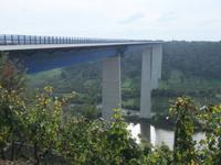 Die 136 Meter hohe Moseltalbrücke
