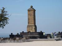 Das Brunnendenkmal auf dem Oberen Schlosshof