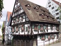 Ulms schiefes Hotel