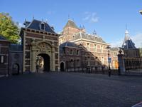 Den Haag - Tor zum Innenhof des Regierungsviertel