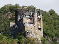 Fahrt durch das Obere Mittelrheintal - Burg Katz