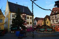 026 Volkach - Renaissancerathaus mit Marktplatz