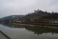 041 Würzburg - Blick von der Alten Mainbrücke zur Festung Marienberg und zum Käppele