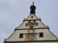 1 Rothenburg Ratstrinkstube mit Kunstuhr.jpg