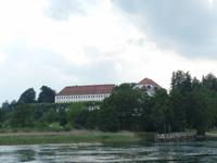 Blick zum Alten Schloss Herrenchiemsee