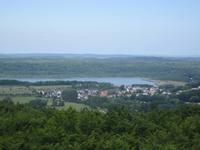 Blick vom Aussichtsturm auf den Schmachter See in Binz