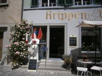 Ein Weihnachtsgeschäft in Stein mit erzgebirgischer Volkskunst