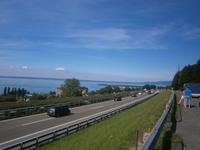 Blick vom Parkplatz, im Hintergrund der Bodensee