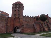 die mächtige Mauer von Tangermünde