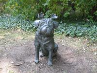 IMG_4441 Mops Plastiken