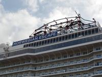 mit einer Achterbahn auf dem 18. Deck 