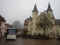 Schloss und Bus in Lohr am Main