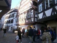 Petite France, sehr schöne weihnachtliche Fassadengestaltung