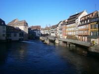 Blick von der Pont St. Martin auf die Schleuseneinfahrt
