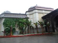 am Eingang zur Trinkhalle