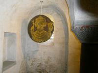 Eine andere Scheibe in der Krypta