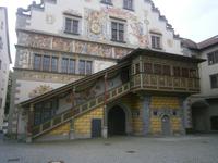 Aufgang an der Vorderseite des 