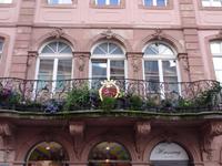 Mainz, blumengeschmückter Balkon