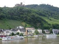Bernkastel-Kues, Blick auf die Burgruine Landshut