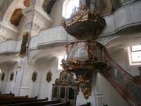 Die Kanzel der katholischen Kirche 